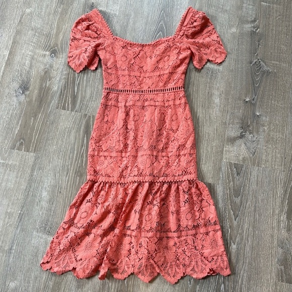 SAYLOR Coral Lace Sweatheart midi Dress size small - Picture 3 of 3